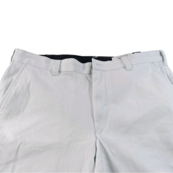 NWOT Club Room Men's Regular-Fit 9" 4-Way Stretch Shorts Size 30 - Picture 3 of 9